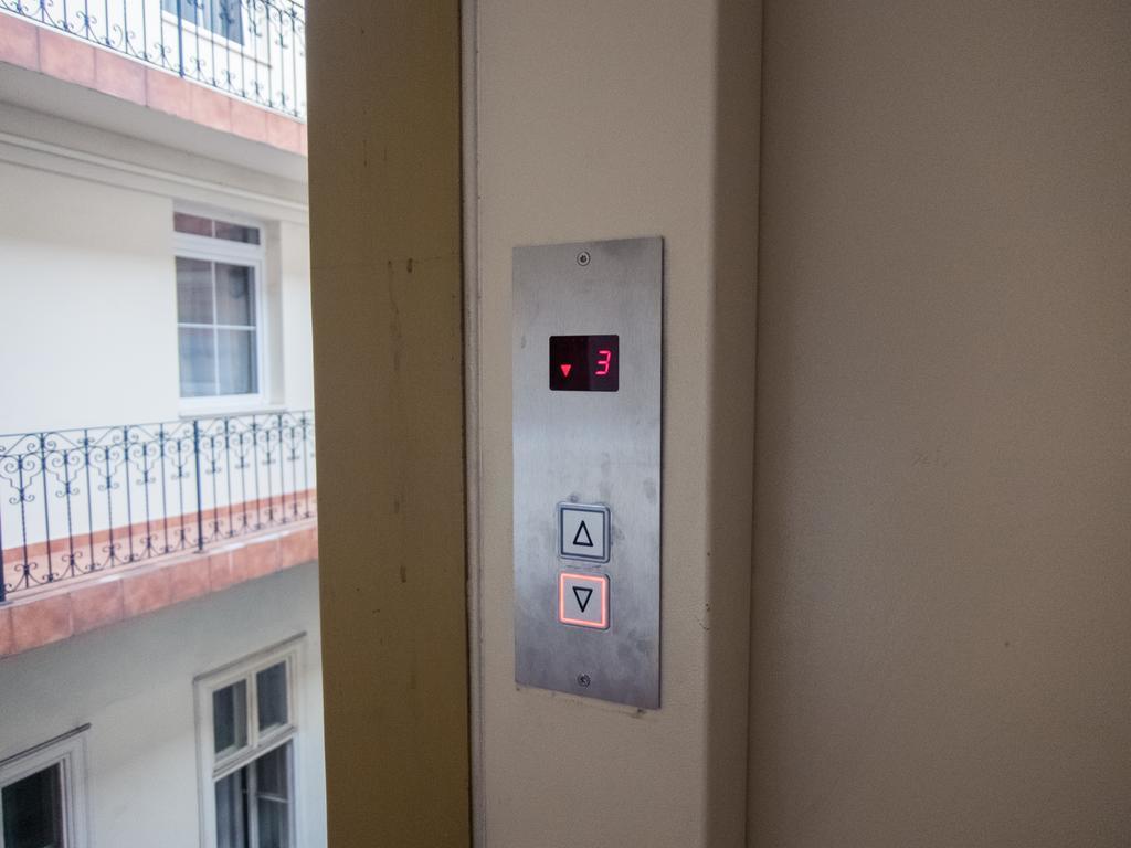 Goldcentral Apartment Grand Boulevard บูดาเปสต์ ภายนอก รูปภาพ
